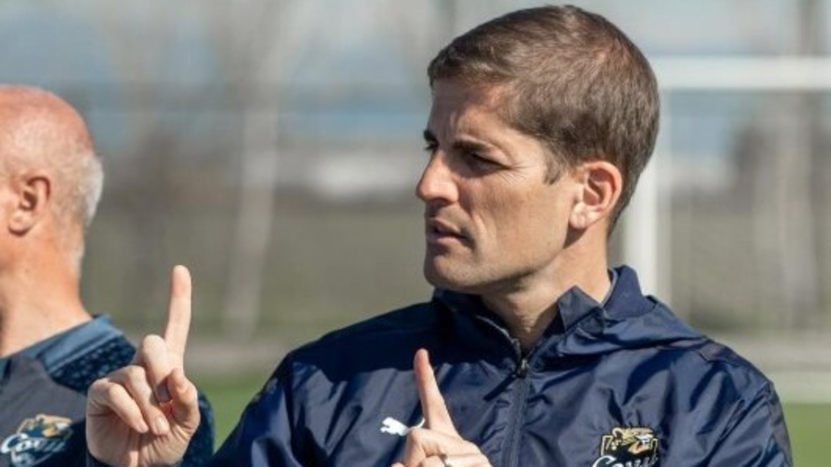 Robert Moreno, el técnico que habría sido despedido por usar ChatGPT para dirigir a su equipo y contratar refuerzos Robert Moreno, el técnico que habría sido despedido por usar ChatGPT para dirigir a su equipo y contratar refuerzos