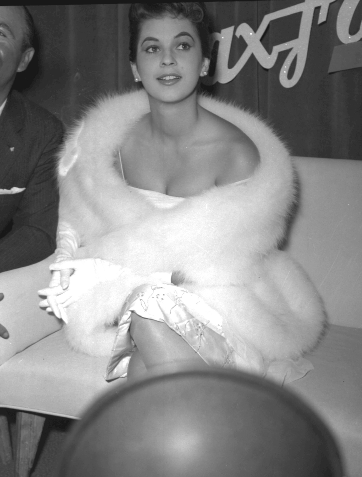 Luz Marina relata cómo fue elegida Miss Universo / Cubrimiento del triunfo de la reina de belleza en 1958 Las reacciones del país al conocer la noticia de la coronación de Luz Marina Zuluaga.