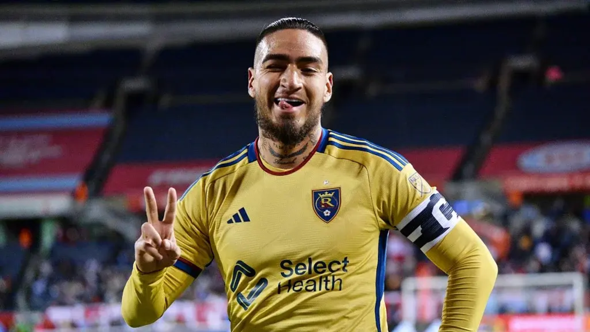 Atlético Nacional se arma hasta los dientes y calentaría el bombazo con el fichaje de Cristian 'Chicho' Arango: los detalles del traspaso Atlético Nacional se arma hasta los dientes y calentaría el bombazo con el fichaje de Cristian 'Chicho' Arango: los detalles del traspaso