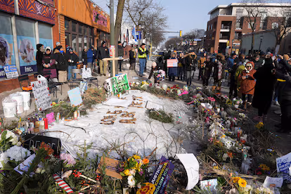 Los padres de Alex Pretti, el manifestante muerto a tiros en Minneapolis: “Estaba consternado por lo que está pasando en Estados Unidos” Los padres de Alex Pretti, el manifestante muerto a tiros en Minneapolis: “Estaba consternado por lo que está pasando en Estados Unidos”