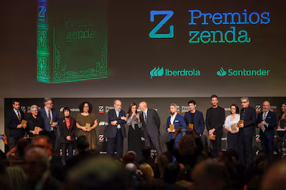 Los Premios Zenda 2026 reúnen a escritores y políticos en una gala marcada por las recomendaciones literarias Los Premios Zenda 2026 reúnen a escritores y políticos en una gala marcada por las recomendaciones literarias