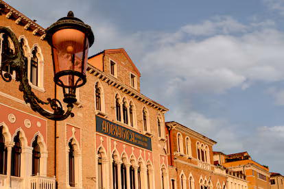 Cuando Venecia era rubia: una ruta entre ‘altanas’, las terrazas en las que las mujeres venecianas aclaraban sus cabellos al sol Cuando Venecia era rubia: una ruta entre ‘altanas’, las terrazas en las que las mujeres venecianas aclaraban sus cabellos al sol
