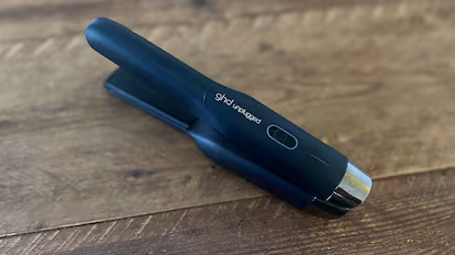 Hemos probado las mejores planchas de pelo portátiles sin cable Estas planchas de pelo sin cable arrasan en ventas.