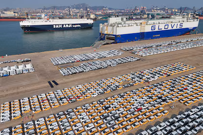 World economy in 2026: Three scenarios and a dystopia World economy in 2026: Three scenarios and a dystopia