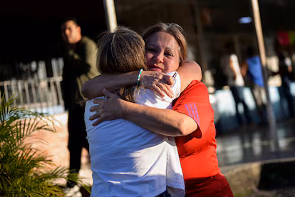 Los familiares de los presos políticos siguen a la espera de las excarcelaciones anunciadas por Venezuela Los familiares de los presos políticos siguen a la espera de las excarcelaciones anunciadas por Venezuela