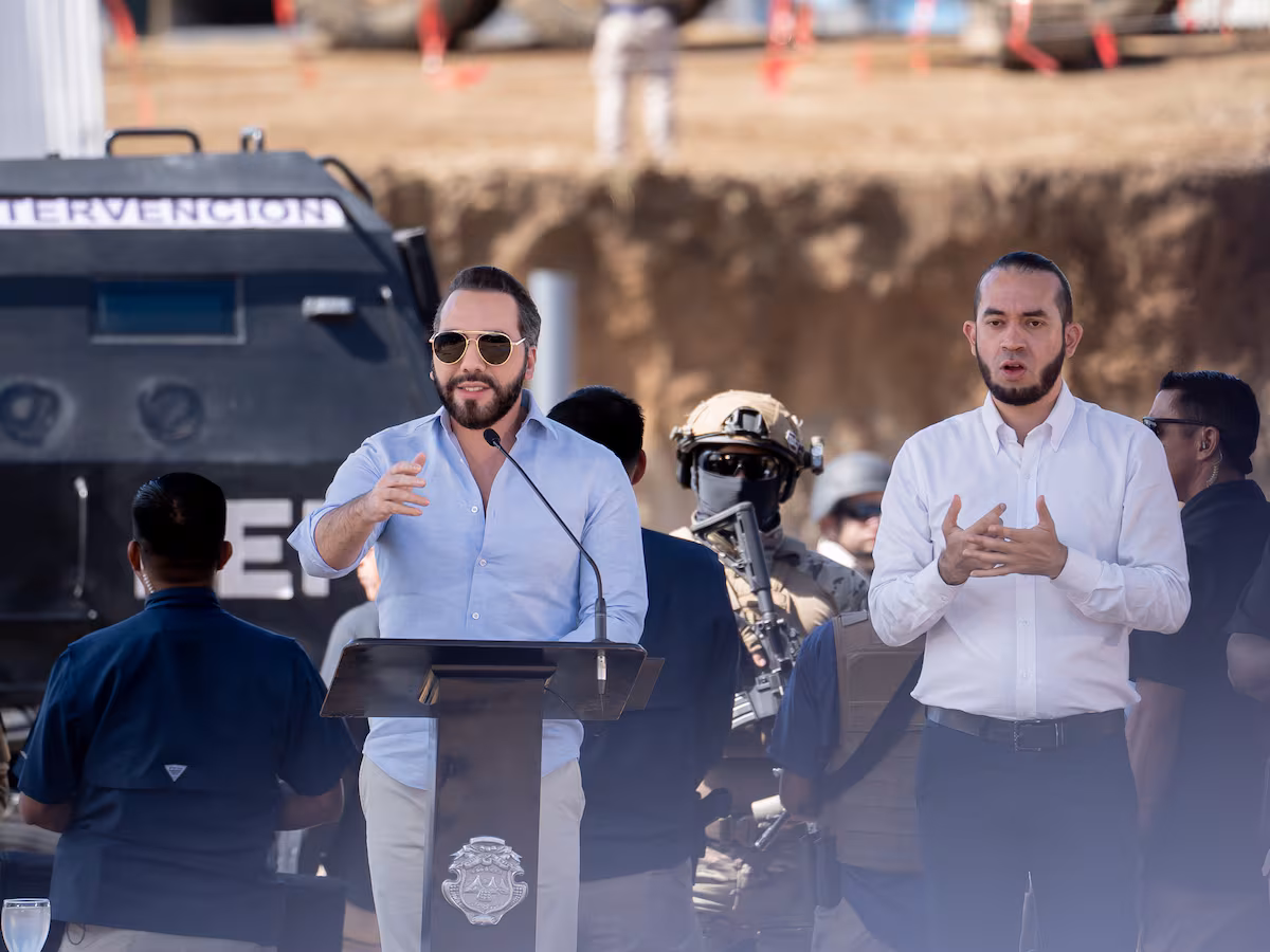 Bukele exporta a Costa Rica su modelo de megacárcel: “La fuerza es la única forma de solucionar la violencia” EL PAÍS