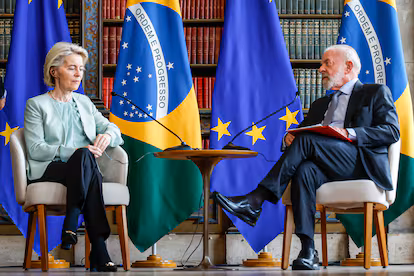 Las 12 llamadas del Lula más global Las 12 llamadas del Lula más global