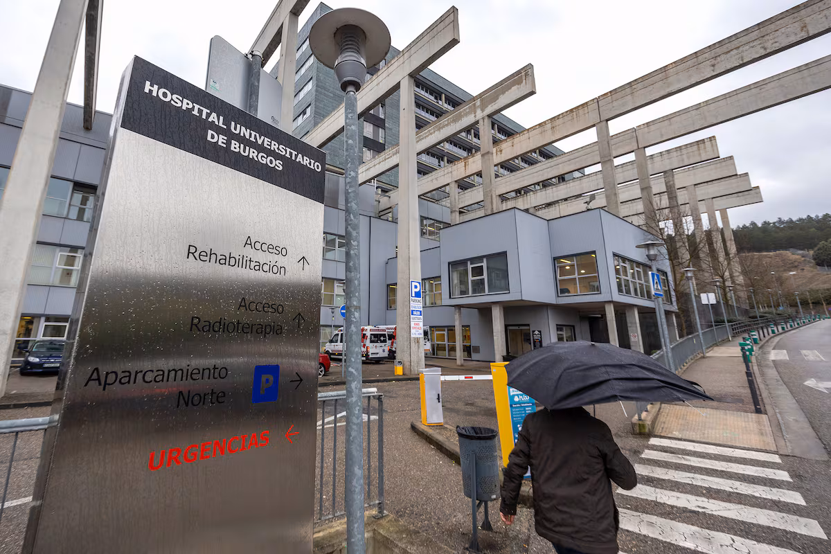 Castilla y León indemnizará de oficio a las familias afectadas del Hospital de Burgos y “lamenta profundamente” lo ocurrido EL PAÍS