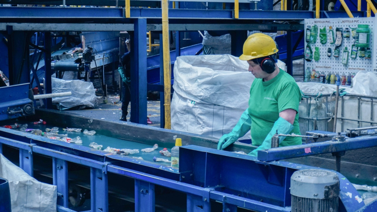 Colombia reincorporó más de 60.000 toneladas de residuos en 2025 y se adelantó un año en metas de economía circular Colombia reincorporó más de 60.000 toneladas de residuos en 2025 y se adelantó un año en metas de economía circular