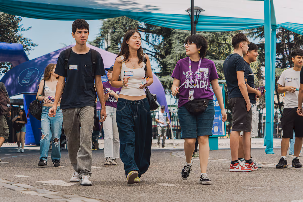 Con un ambiente festivo, la Universidad de Santiago de Chile realizó su tradicional Feria de Postulantes EL PAÍS