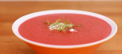 De pollo, de verduras o de ajo: 12 recetas de sopas que calientan más que un abrigo De pollo, de verduras o de ajo: 12 recetas de sopas que calientan más que un abrigo