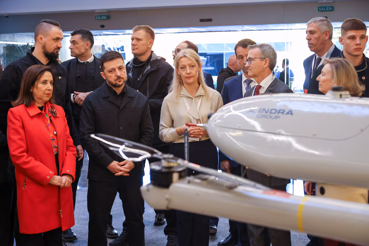 Defensa anuncia dos fábricas de drones en León y en Valladolid con 400 empleos y 2.000 millones de euros en contratos EL PAÍS