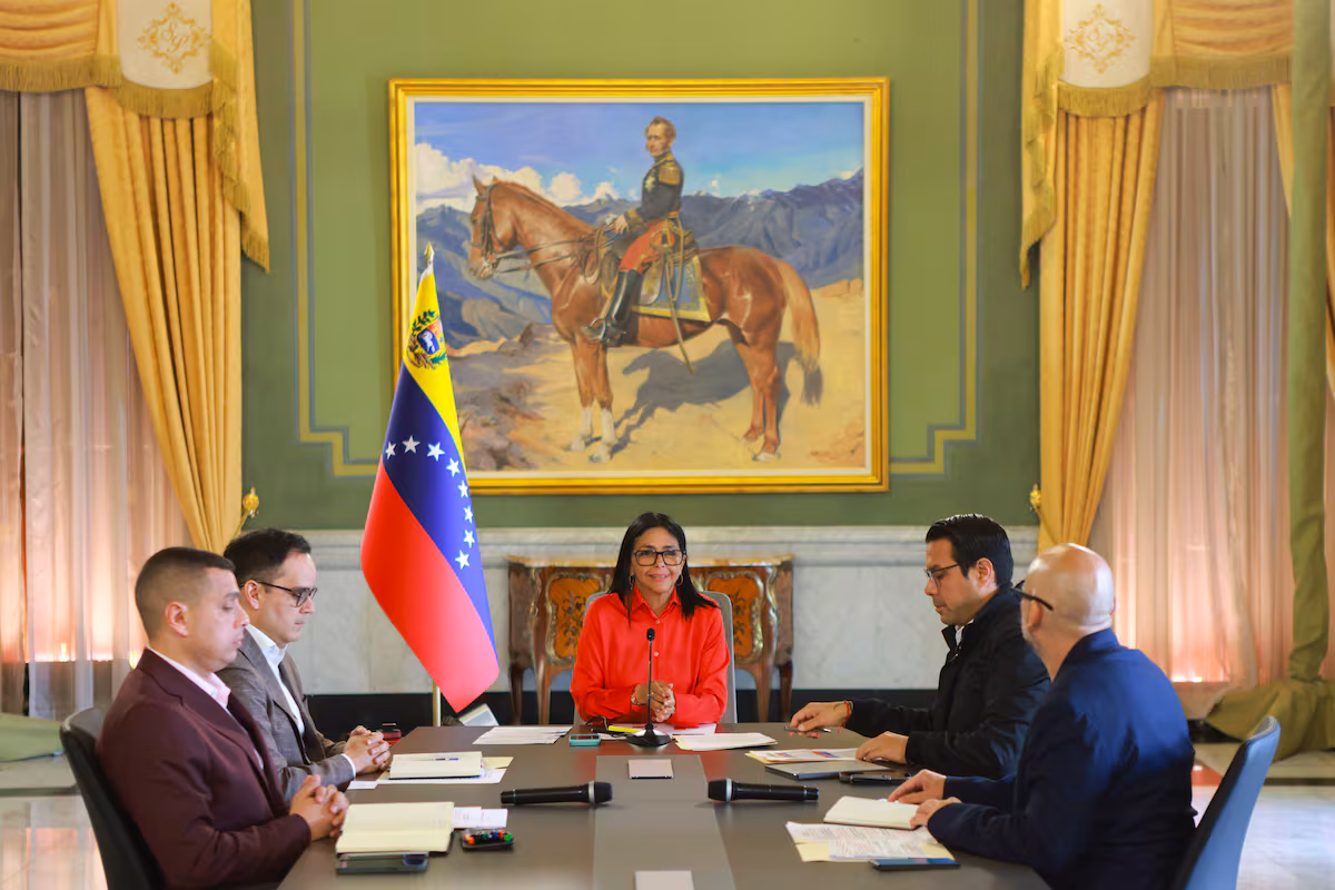 Delcy Rodríguez promete incrementar la producción de oro para buscar más divisas EL PAÍS
