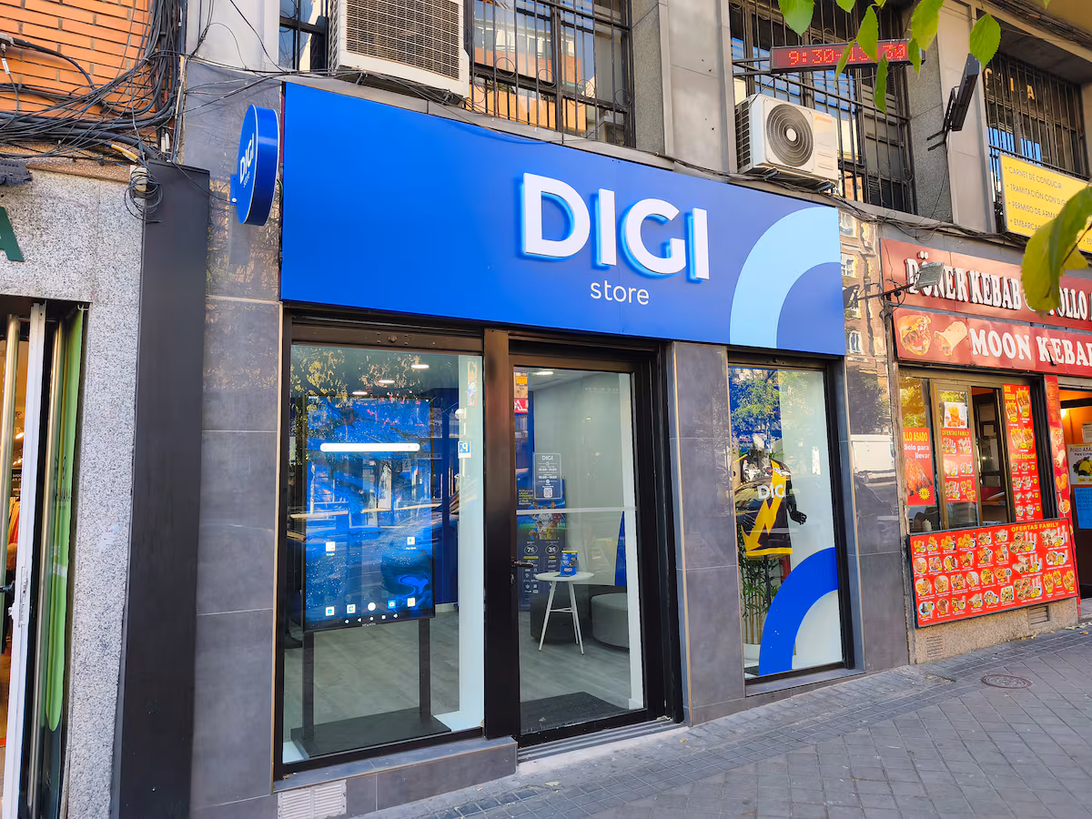 Digi se convierte en el refugio laboral de las ‘telecos’ frente a las 14.000 bajas entre sus rivales EL PAÍS