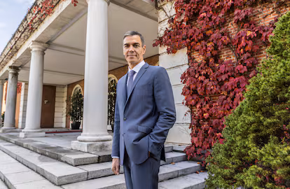 Colombia busca entender las consecuencias de subir el salario mínimo un 23% en la experiencia previa de Brasil, México y España Pedro Sánchez