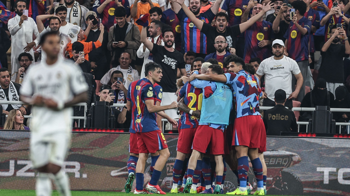 El FC Barcelona se quedó de nuevo con la Supercopa de España luego de un vibrante clásico contra el Real Madrid El FC Barcelona se quedó de nuevo con la Supercopa de España luego de un vibrante clásico contra el Real Madrid