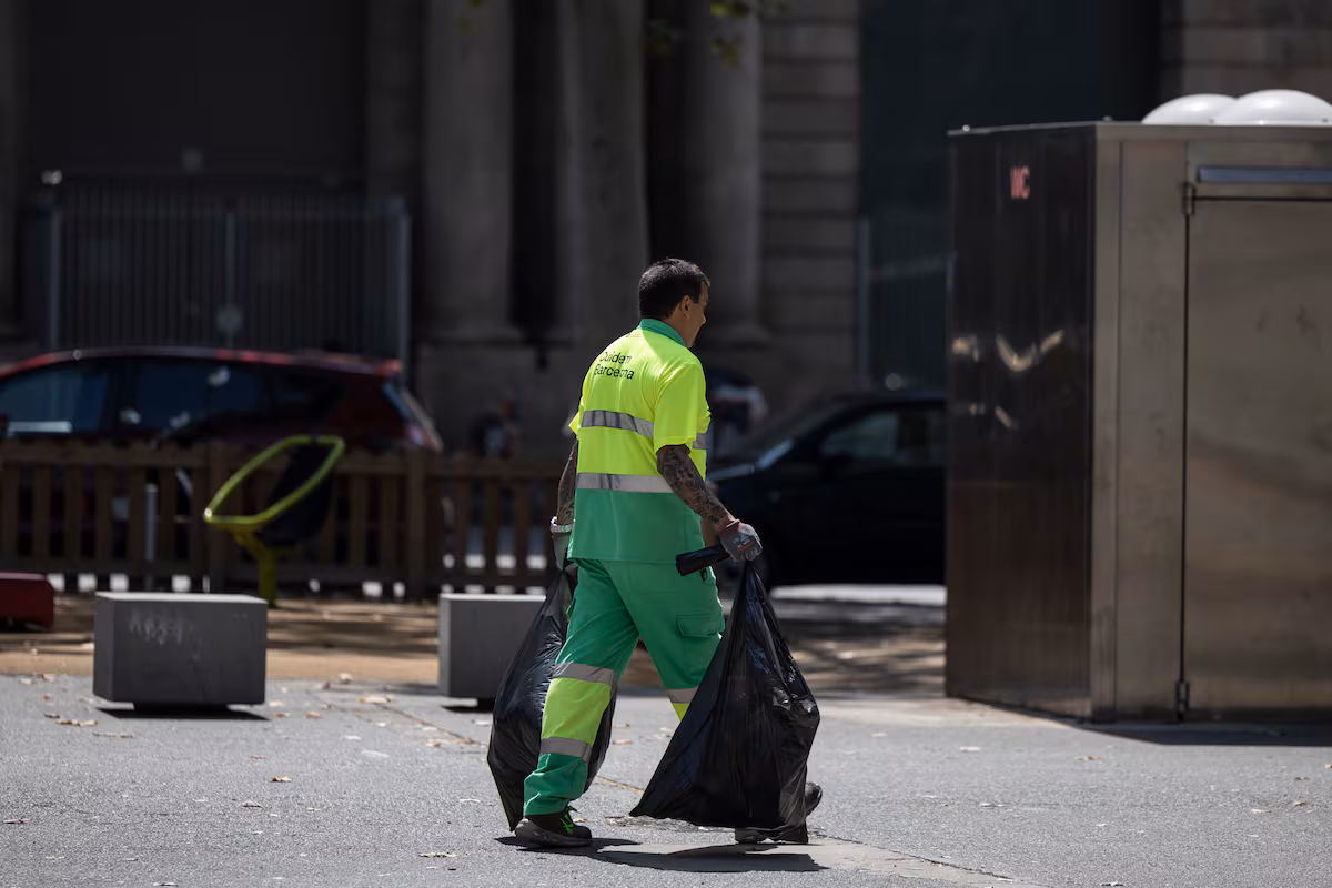 El Gobierno ofrece incentivos en el impuesto de sociedades para atraer a la patronal al acuerdo del salario mínimo EL PAÍS