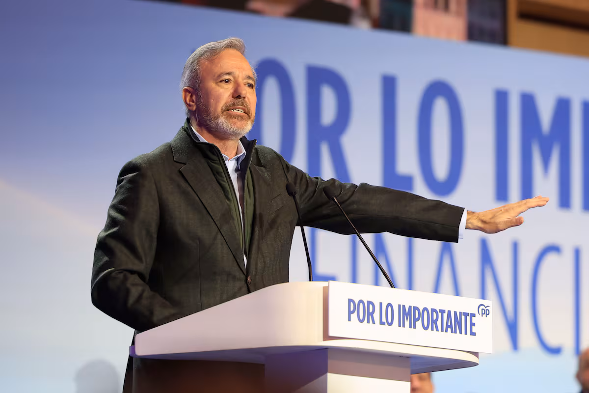 El PP volvería a ganar las elecciones en Aragón, pero la fuerte subida de Vox obligará a Azcón a necesitarlos, según el CIS EL PAÍS