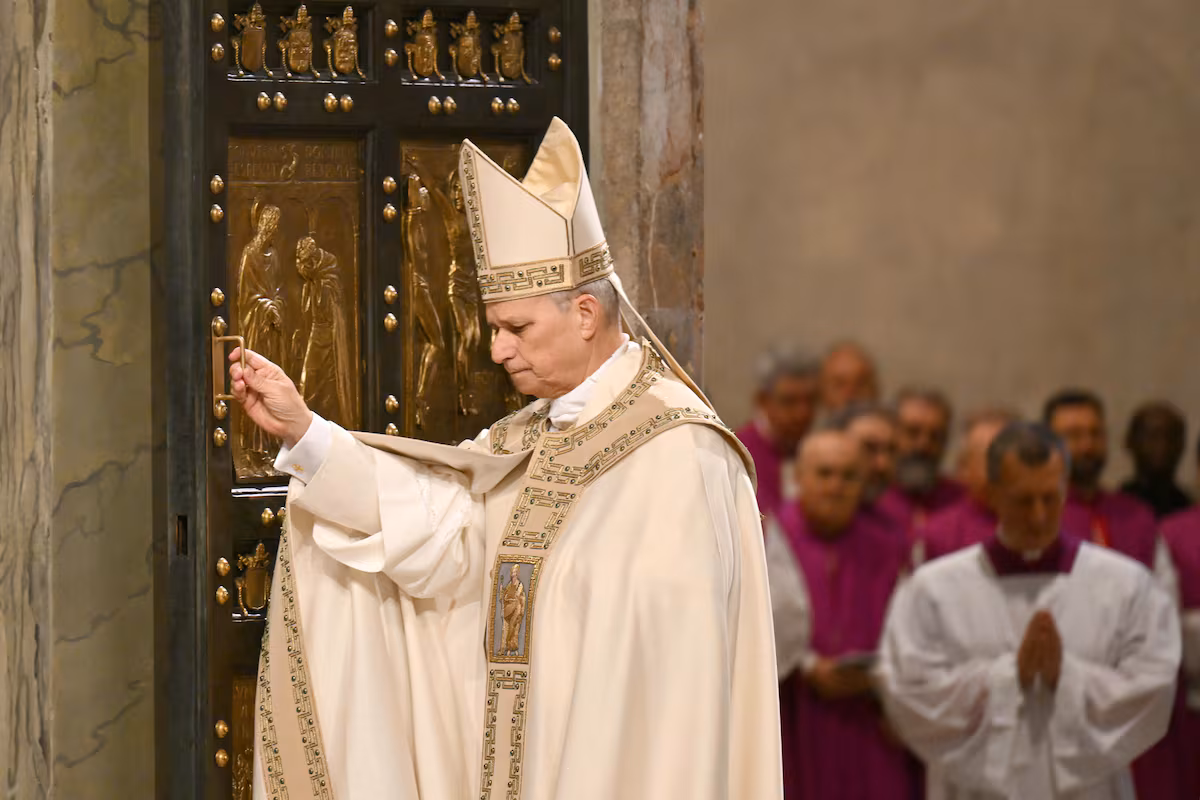 El Papa lamenta ante los cardenales que la Iglesia “cerrase la puerta” a víctimas de abuso EL PAÍS