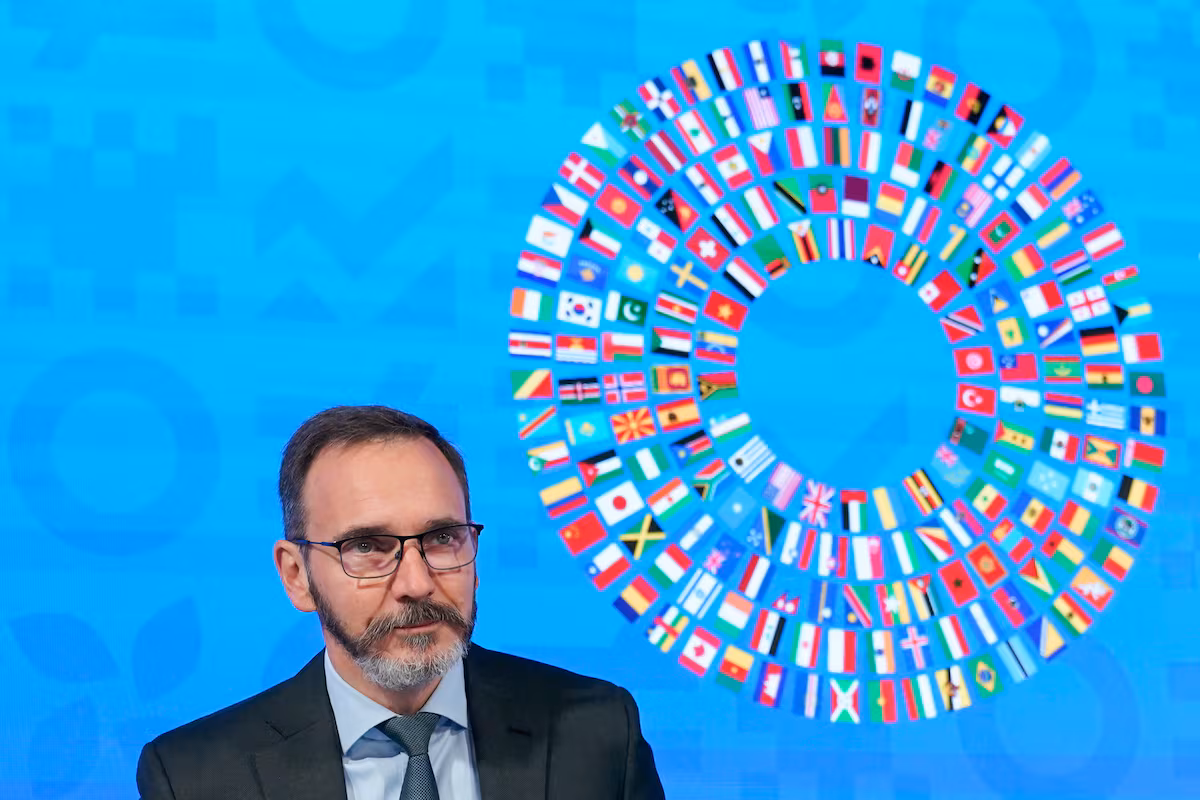 El economista jefe del FMI: “España no solo crece por la mano de obra, ha mejorado en productividad” EL PAÍS