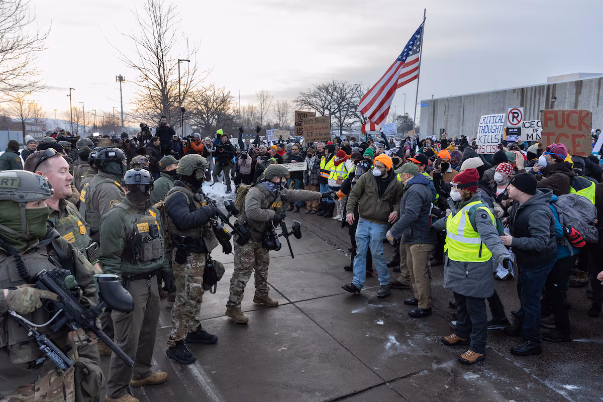 Escala la crisis en Estados Unidos tras dos días sacudidos por la muerte de una mujer a manos del ICE EL PAÍS