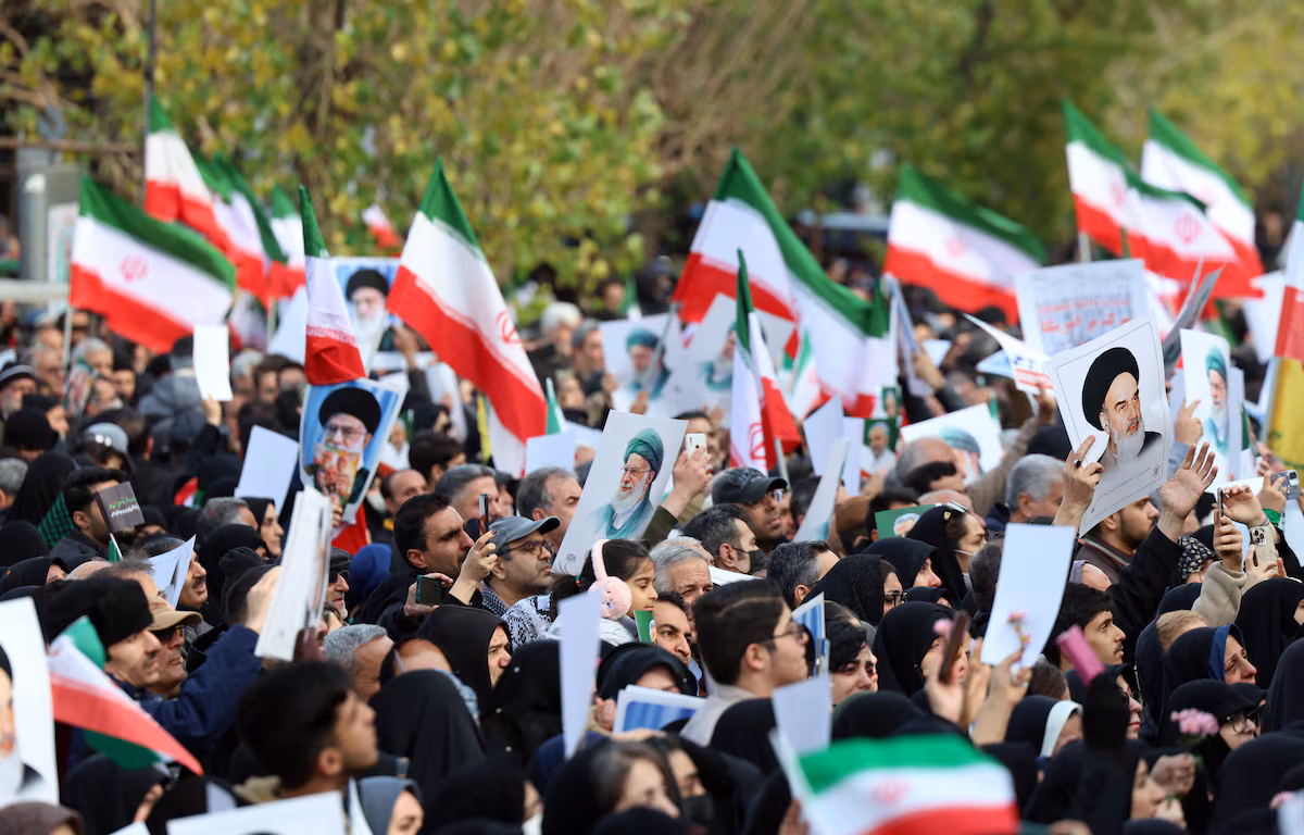 Exteriores recomienda a los españoles en Irán que abandonen el país EL PAÍS