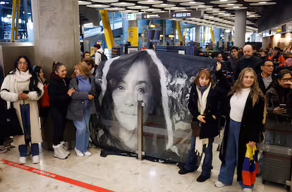 El grupo de españoles presos liberados por Venezuela aterriza en Madrid El grupo de españoles presos liberados por Venezuela aterriza en Madrid