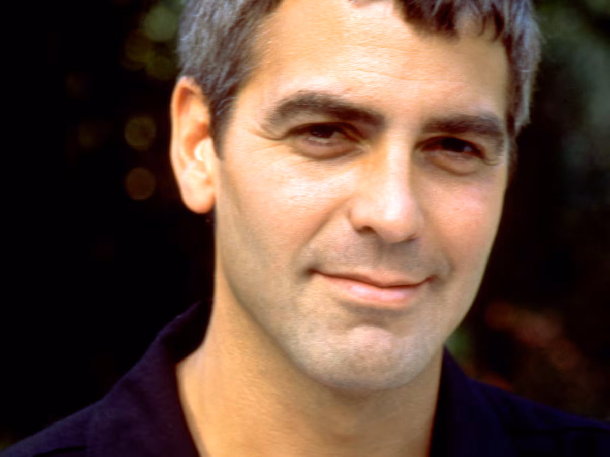 George Clooney, from long-haired surfer to silver fox: 40 images of the last great Hollywood heartthrob EL PAÍS
