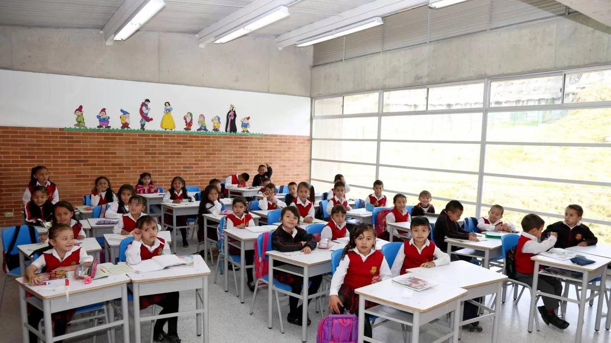 Incremento del salario mínimo, nueva carga para los colegios privados, que suman más de 6.000 instituciones cerradas en los últimos años Incremento del salario mínimo, nueva carga para los colegios privados, que suman más de 6.000 instituciones cerradas en los últimos años