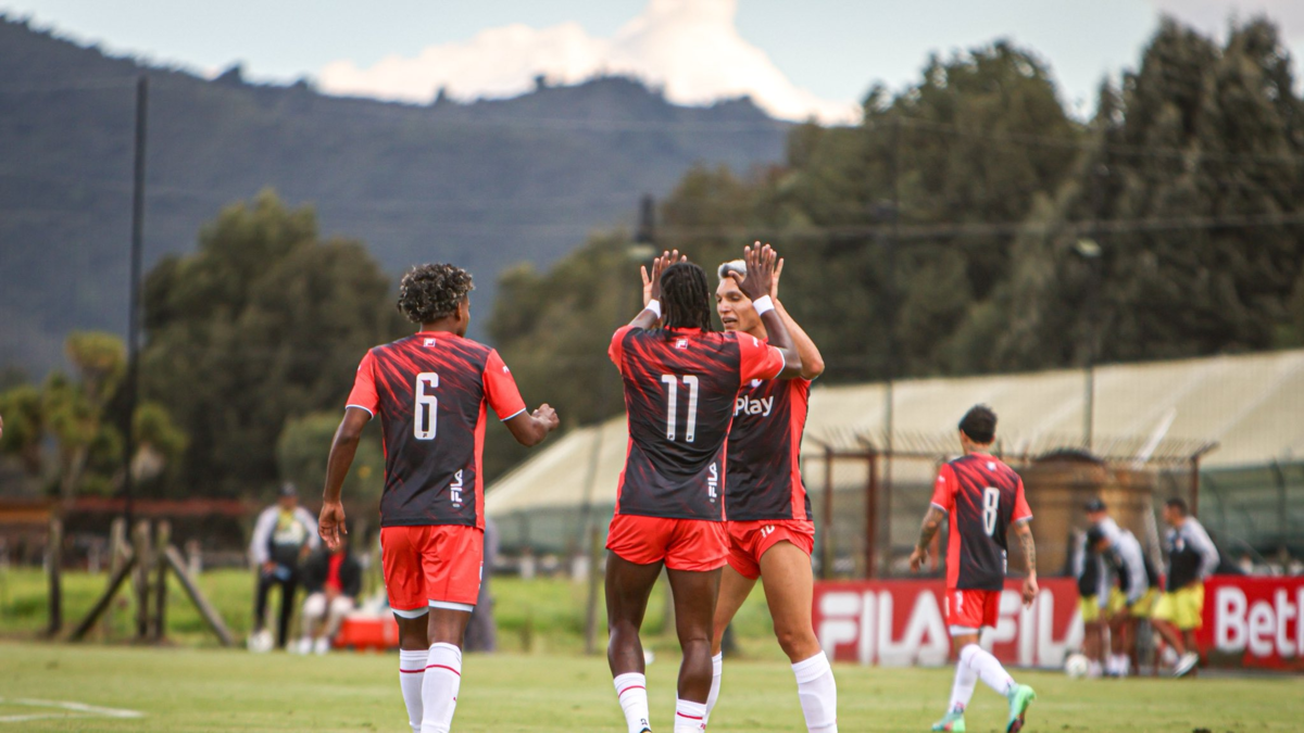 Independiente Santa Fe sufrió un traspié en la pretemporada: perdió y empató en amistosos contra Deportivo Táchira Independiente Santa Fe sufrió un traspié en la pretemporada: perdió y empató en amistosos contra Deportivo Táchira