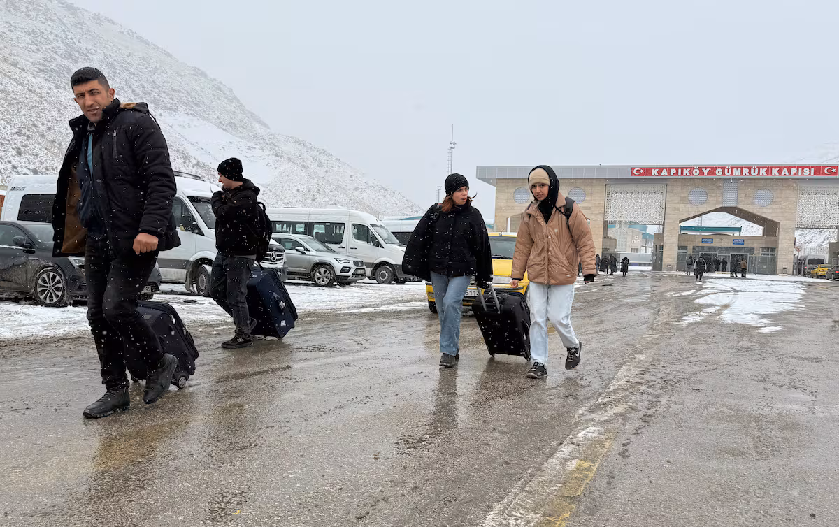Iranians after the crackdown on protests: ‘Nobody cares about us’ EL PAÍS