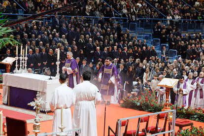 La hija de una de las víctimas de Adamuz en el funeral: “Solo la verdad nos ayudará a curar esta herida” La hija de una de las víctimas de Adamuz en el funeral: “Solo la verdad nos ayudará a curar esta herida”
