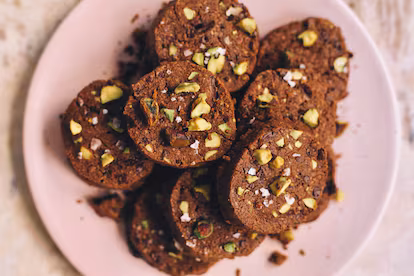Menú semanal de El Comidista (26 de enero a 1 de febrero) Galletas de chocolate, pistacho y sal