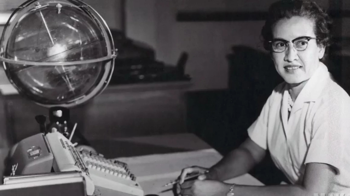 Katherine Johnson, la mujer negra que, pese a la segregación, llevó al hombre a la Luna por primera vez Katherine Johnson, la mujer negra que, pese a la segregación, llevó al hombre a la Luna por primera vez