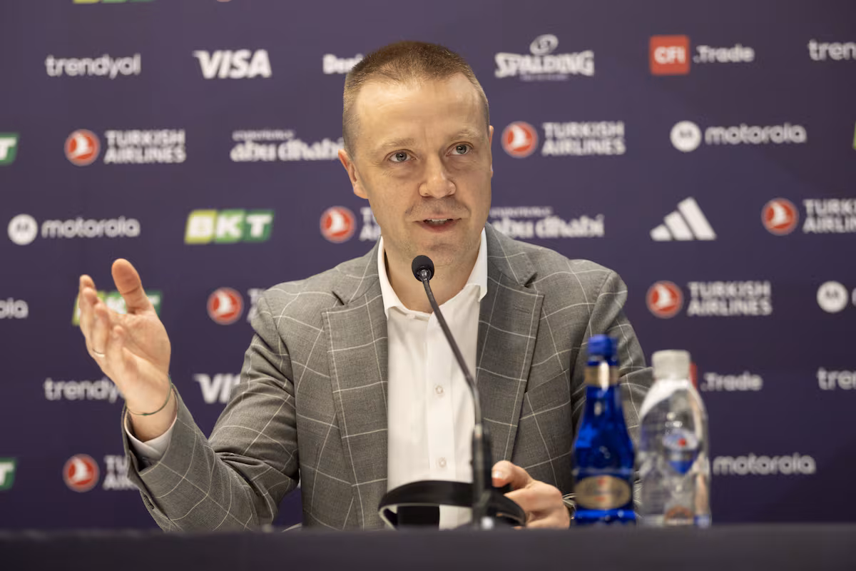 La Euroliga cambia de director general en medio del conflicto con la NBA por el control del baloncesto europeo EL PAÍS