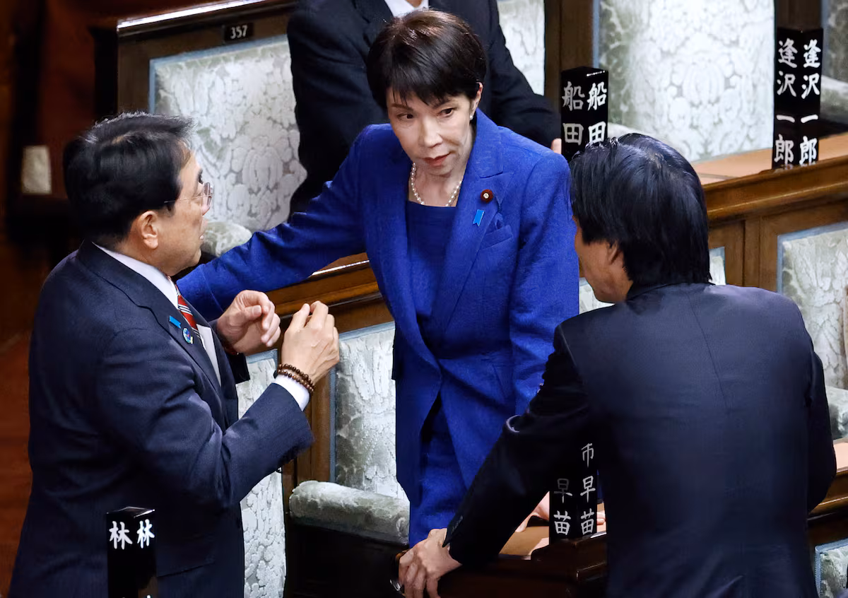 La arriesgada jugada política de la primera ministra de Japón EL PAÍS