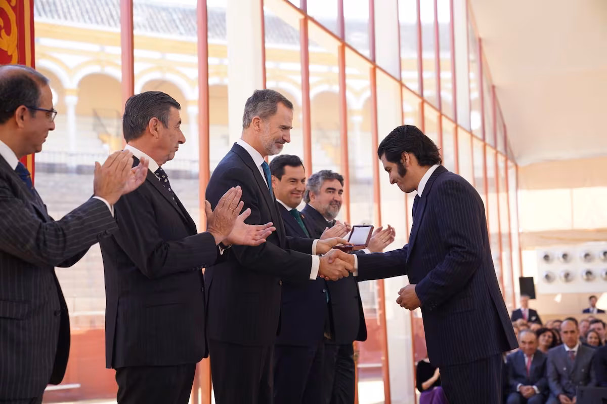 La muy seria papeleta del empresario Garzón y la extraña nobleza de la Real Maestranza de Sevilla EL PAÍS