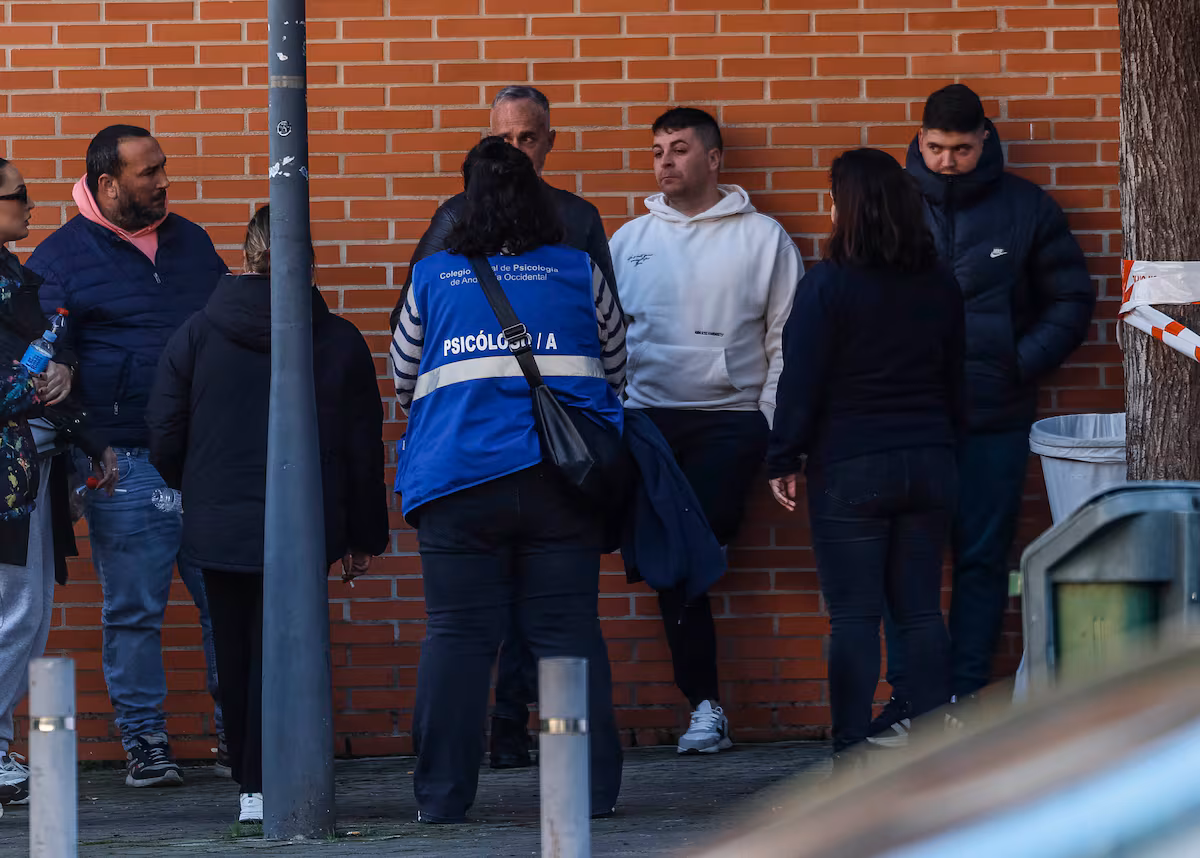 Las 24 horas cruciales: cómo gestionan los psicólogos una tragedia como la de Adamuz EL PAÍS