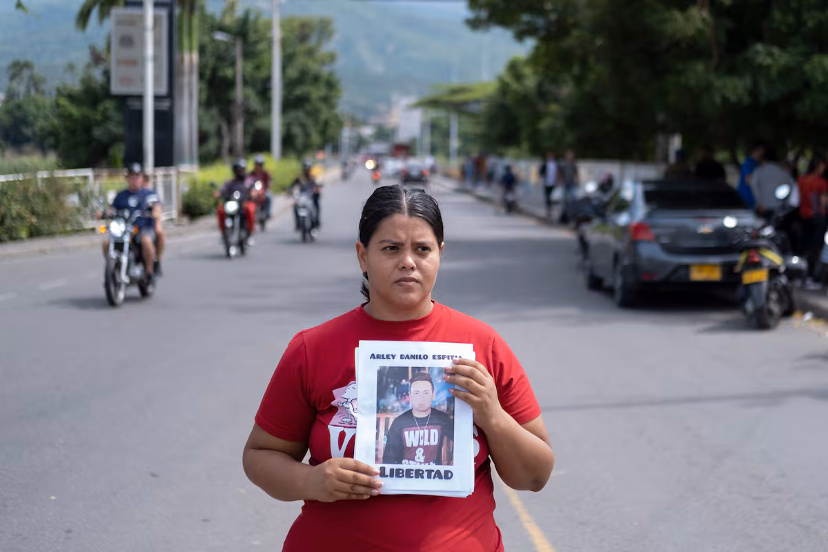 Las familias de los colombianos presos en Venezuela reclaman su libertad: “Hasta que llegue el último no termina la lucha” EL PAÍS