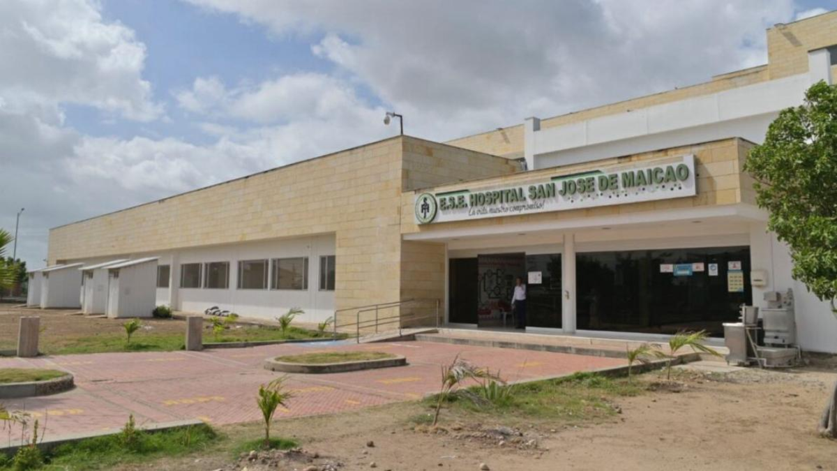 Las polémicas del Ministerio de Salud en Maicao: entregaron lanchas ambulancia en el desierto y hay denuncias que salpican a la esposa del ministro Las polémicas del Ministerio de Salud en Maicao: entregaron lanchas ambulancia en el desierto y hay denuncias que salpican a la esposa del ministro