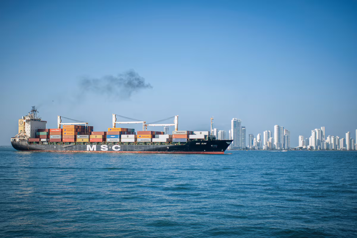 Los exportadores colombianos vigilan el pulso comercial de una Venezuela sin Nicolás Maduro EL PAÍS