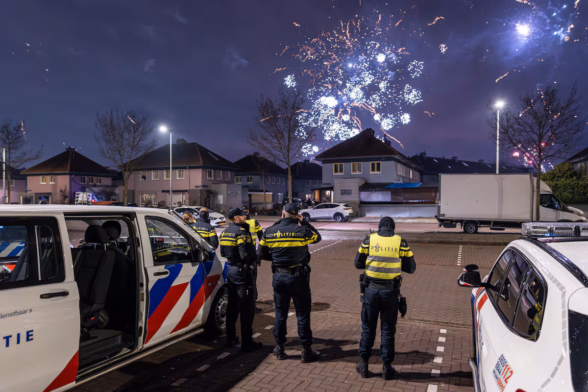 Los fuegos artificiales de Nochevieja causan dos muertos y decenas de heridos en Países Bajos EL PAÍS