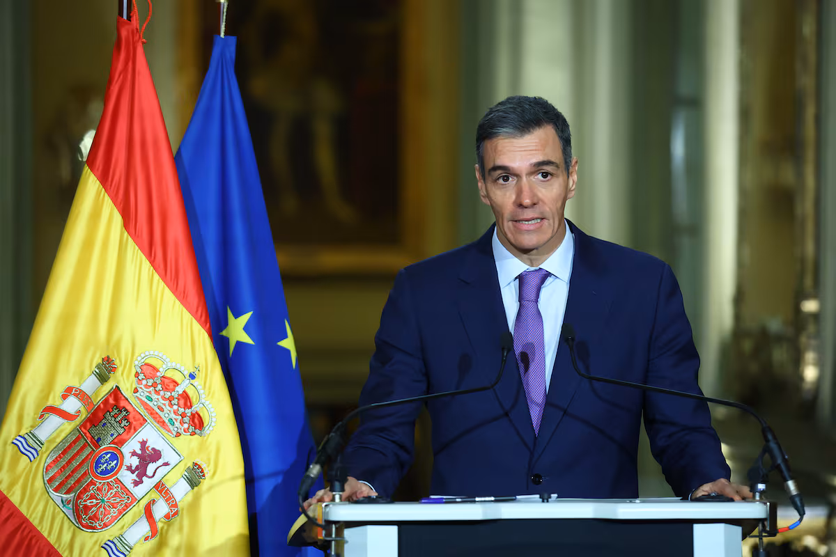 Los socios de investidura evitan dar un cheque en blanco al plan de Sánchez para enviar tropas de paz a Ucrania EL PAÍS