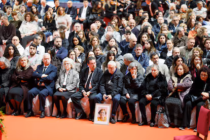La hija de una de las víctimas de Adamuz en el funeral: “Solo la verdad nos ayudará a curar esta herida” La hija de una de las víctimas de Adamuz en el funeral: “Solo la verdad nos ayudará a curar esta herida”
