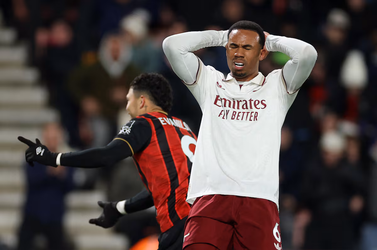 Magalhaes abandera la revuelta del Arsenal en la agónica defensa del liderato Diego Torres