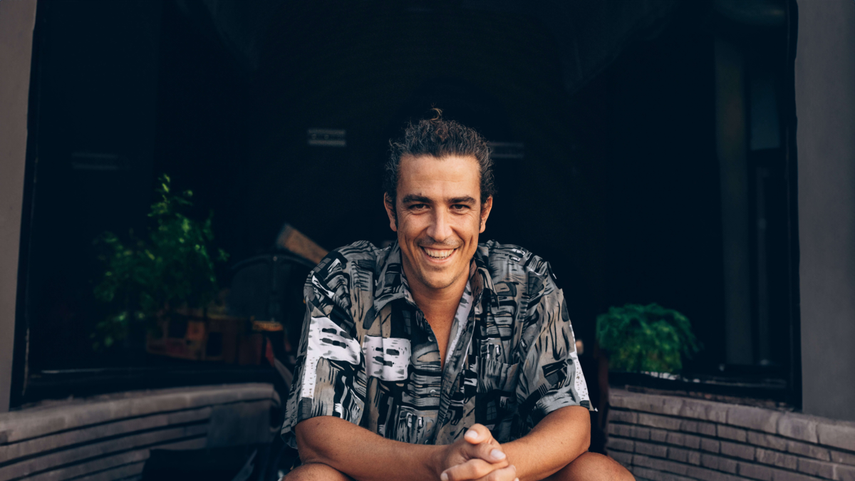 Mr. Kilombo: ‘Me da mucho vértigo la velocidad que ha tomado la industria musical’ Mr. Kilombo: ‘Me da mucho vértigo la velocidad que ha tomado la industria musical’