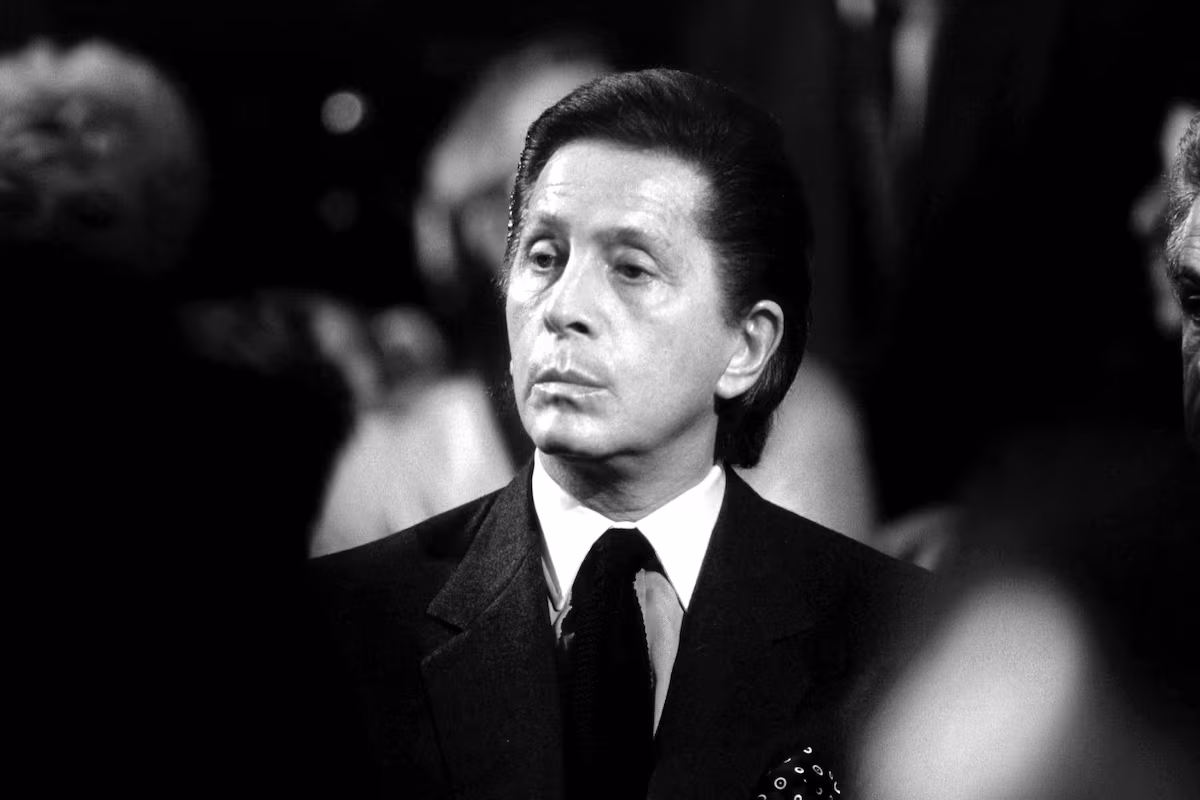 Muere el diseñador Valentino, gigante universal de la moda, a los 93 años EL PAÍS