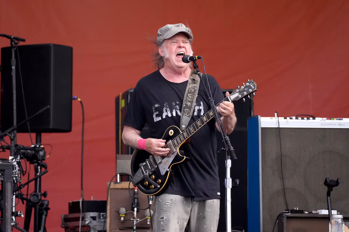 Música gratis para Groenlandia y su retiro de Amazon: la protesta de Neil Young contra la administración Trump EL PAÍS
