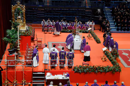 La hija de una de las víctimas de Adamuz en el funeral: “Solo la verdad nos ayudará a curar esta herida” La hija de una de las víctimas de Adamuz en el funeral: “Solo la verdad nos ayudará a curar esta herida”