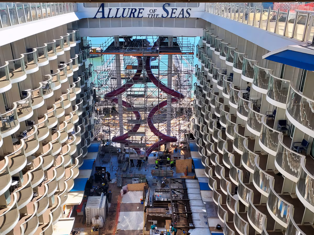 Navantia se prepara para otro año récord de reparaciones de cruceros en los astilleros de Cádiz Cinco Días